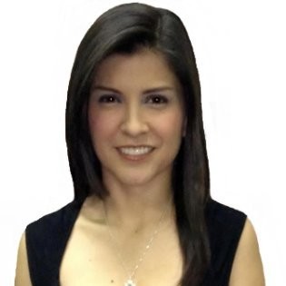 Johana Quiñonez, Directora de Estrategia y Marketing